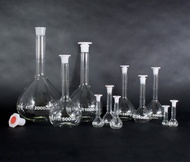 Oberoi/UK_(USP Grade) Volumetric Flask with Plastic Stopper (Class A) 5, 200, 1000ml. ขวดวัดปริมาตร จุกปิดพลาสติก เกรด USP