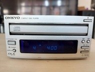 ONKYO C-701A正常可以用CD座枱播放機。也有雙光纖整出。拿來CD盤過歌入MD很理想。