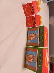 蠟筆小新層層疊，麥當勞玩具