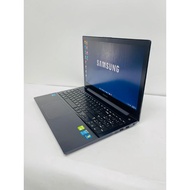 Samsung Ultraslim laptop i7 with dual Graphic ssd 8Gb ram win 11 pro microsoft office