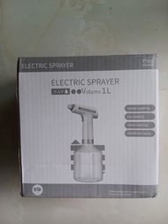 自動噴水壺