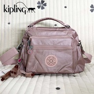 กระเป๋าถือหรือสะพายข้าง KIPLING Square Handbag &amp; Shoulder bag ขนาดกลาง วัสดุ Polyester 100%