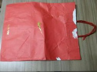 Nike 紅色金字勾勾手提紙袋，可裝1-2個鞋盒/曾被包裝寄送/有膠帶撕痕，但無重大破損/不介意品相再下標