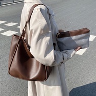 Bag Beautiful Shoulder BagWanita FT63 coffee brown beautiful leather 29 x 11.5 x 28 cm pouch