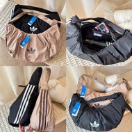 Adidas 三葉草雲朵牛角包