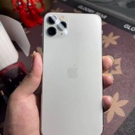 Iphone 11 pro Max 512G ，6.7 寸大屏幕顯示，電池100 % 健康度，已貼上全新玻璃鋼...