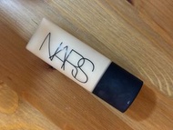 Nars 粉底液GOBI Light 3