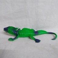 Rubber Lizard Iguana Gecko Animal Toy