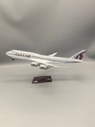 Airplane Model 1:130 Scale Boeing Aircraft B747-8  Qatar DieCast Resin Aircraft Collection With LED 