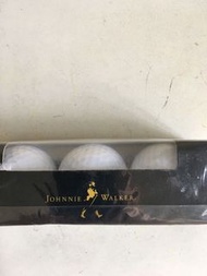 早期 Johnnie Walker  威士忌的哥爾夫球一盒三個，而每球都有Johnnie Walker 註冊商標