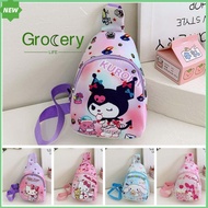 GROCERY LIFE 1Pcs กระเป๋าเป้สะพายหลังเดินทาง กระเป๋าสะพายไหล่สำหรับเด็ก ซินนามอนคิตตี้ ตุ๊กตาผ้าพลัฌ กระเป๋าคาดอก ทนทานต่อการใช้งาน แบบพกพาได้ กระเป๋า Crossbody การ์ตูน สำหรับเด็กผู้หญิงเด็ก