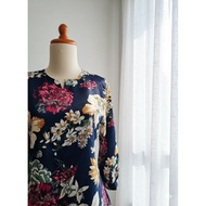 Navy floral blouse with 7 sleeves,/ 8, Ld 100