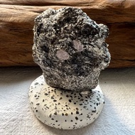 藍寶石剛玉原礦 附磨石子底座