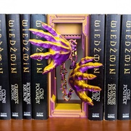 , Abyss Hands: Halloween Adjustable Book Nook