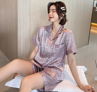 New Korean version of ice silk short-sleeved + shorts / pajamas / home clothes that can be worn outside/Baju Tidur wanita/baju tidur perempuan