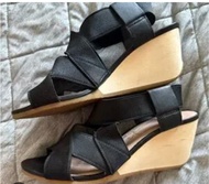 黑色camper楔形涼鞋