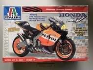 Italeri 1:9 Repsol Honda MotoGP 2003 模型 No.46
