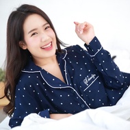 ชุดนอนผ้าไอซิลท์  ชุดนอนผู้หญิง สีกรมลายจุด ฟรีไซต์ แขนยาวขาสั้น ส่งฟรี นิ่มหลับสบาย คุณภาพดี ไม่ใช่