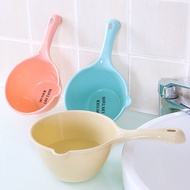 [Ready Stock] Plastic Thickened Water Scoop Kitchen Long Handle Water Scoop Bath Water Scoop Childre