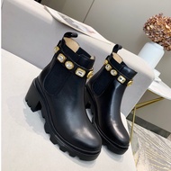 6-inch ankle boots with elastic inlay on both sides, heel height: 6cm Fabric: imported cowhide, lini