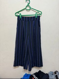 「 二手衣 」 MOMA 女版寬褲 38號（鐵灰藍）85