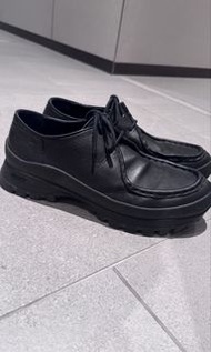 黑色皮革 Vibram 鞋