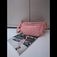 Chanel 粉色皮菱格腰包/胸口包