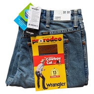 New Arrival Wrangler 13 MWZ Cowboy Cut Straight Legs (14 Oz. Light Jeans Color) This Model Reduces M