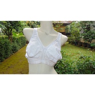 BRA SAMPLE BRANDED MINIMIZER WHITE SIZE 36D (D80) - WIRELESS BRA