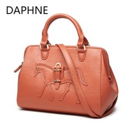 Daphne/達芙妮時尚休閒經典女包卡通馬圖案單肩斜背包 全新清倉 挑戰最低價 任選3件免運費