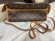 #蛇年行大運正品 Lv M40008 三角形 金球斜背包#蛇年行大運