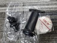 wine saver pump with 2 seal stoppers