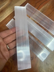 Kristal mentah 7 chakra ditetapkan dengan plat selenite-set chakra-batu chakra-kristal chakra-krista