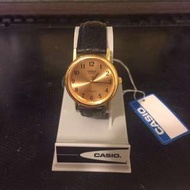 Casio黑色真皮復古手錶