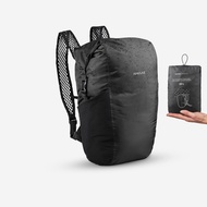FORCLAZ 輕巧防潑水背包20 L Travel 100－黑色