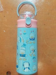 （Sanrio）角色 AP 鴨（Ahiru no Pekkle）保溫杯。