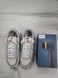 Nike LDWaffle x sacai "Summit White"

​型號 (Style Code)：BV0073-100+送飛利浦洗鞋器乙個