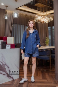 Loewe Jeans Set ชุดเซตผ้ายีนเนื้อดี ตัวเสื้อแขนยาว งานมาพร้อมกับกางเกงเข้าชุดกันนะคะ ดีเทลกางเกงปักเ