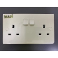 13A double switch socket/13A 2 Gang switch socket /  SOKET