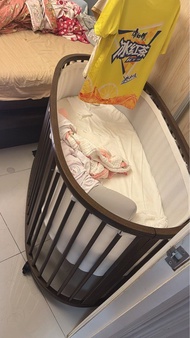 Stokke 實木圓形嬰兒床BB床