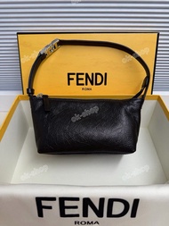 Fendi vanity pouch 飯盒包