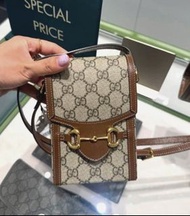 英國代購 英國outlet 一減在減 Gucci Horsebit 1955 Mini Bag crossbody 經典 迷你 馬銜扣 肩背 斜背 手機包 手機袋 旅行袋仔 小手袋 手袋 古馳 斜挎包