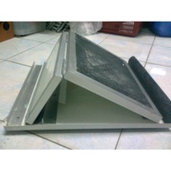 Balancing Pledge Stand