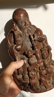 清代竹根雕壽星童子擺件  人物圓雕，雕工細致，童子拜壽題材，造型生動 竹根材質，