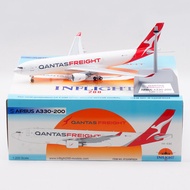โมเดลเครื่องบิน Qantas Cargo Airbus ขนาด 1:200