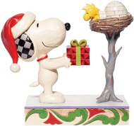 Enesco Jim Shore Peanuts Snoopy Giving Woodstock a Gift Figurine, Multicolor