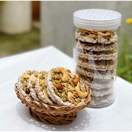 Brown rice crackers mixed with seeds, snacks, diet, healthy eating, good for health