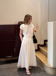 AOEM STUDIOS | NOMI SKIRT [QUÀ TẶNG KÈM - SCRUNCHIE CÙNG MÀU] - Chân Váy Dài Trắng Basic Xếp Ly Nhẹ 