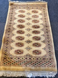 "Exquisite Handmade 5x3 ft Oriental Rug – Silk & Wool Pile, Thick Cotton Base, Hand-Knotted in Pakis