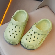Crocs หนาของเด็ก, พื้นรองเท้านุ่ม, รู้สึกของเซ่อ, รองเท้าแตะ Baotou, น่ารัก, โปร่งสบาย, รองเท้าแตะฤดูร้อน